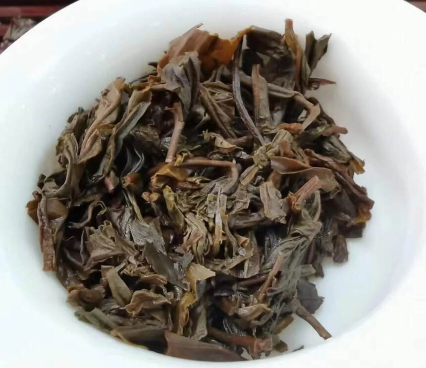 云南大渡岗普洱茶—壶里乾坤，生茶饼，400克/饼，色