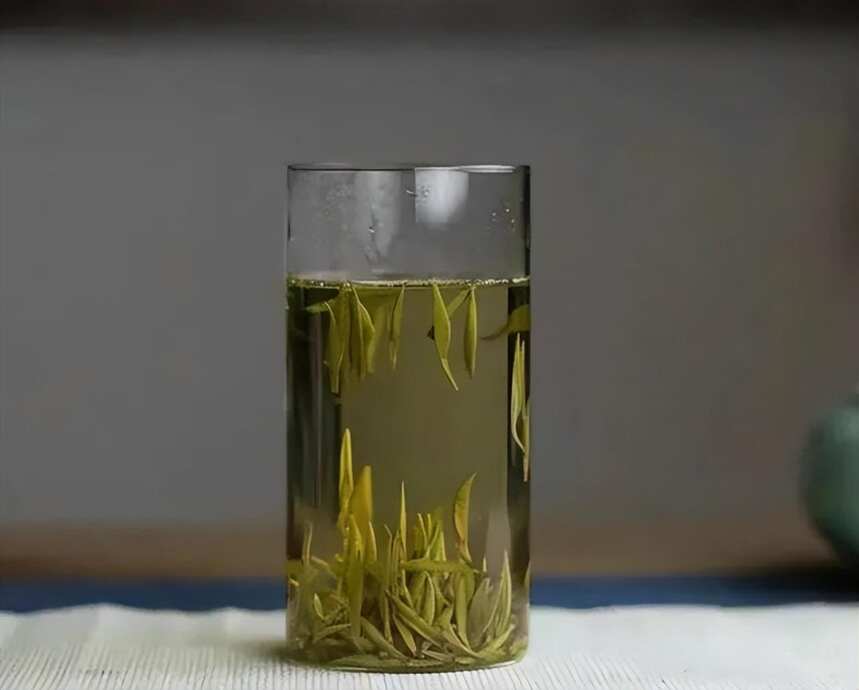黄茶 | 黄小茶 鹿苑毛尖 -- 呦呦鹿鸣而来的山寺僧茶