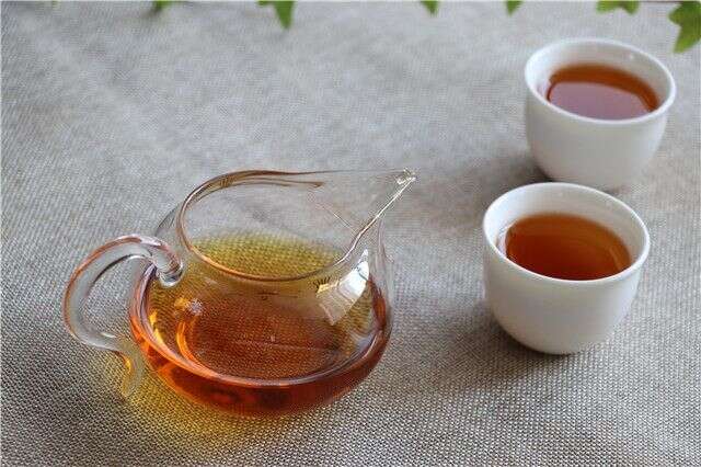 上午喝普洱茶还是下午喝怎么选择？