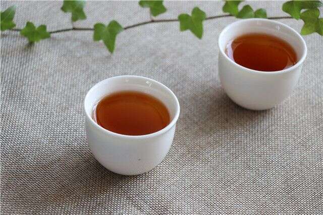 为什么很多人都喜欢喝红茶？