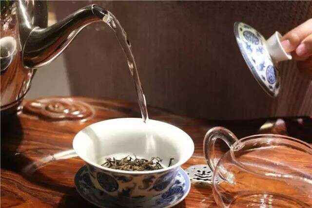 在健康和好喝之间你对茶汤的温度怎么选择？