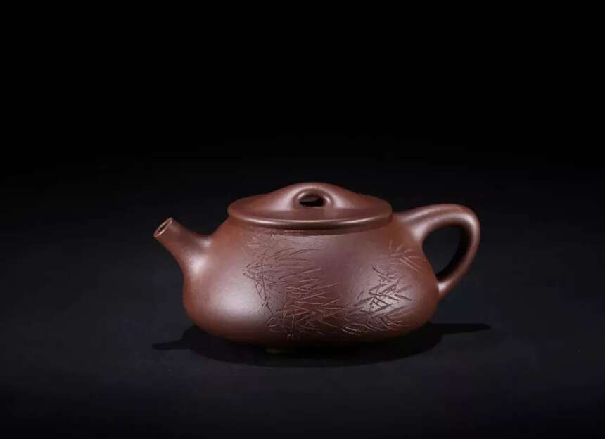 为什么老茶人大都喜欢紫砂壶呢？
