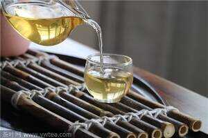 如何区分普洱生茶和熟茶？