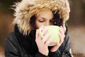 冬天怕冷的话不要指望喝一大缸热茶来保暖喔