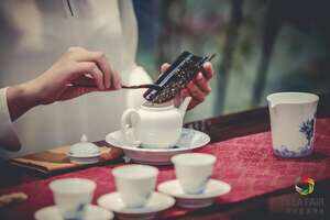 中国的茶艺之美美在哪？