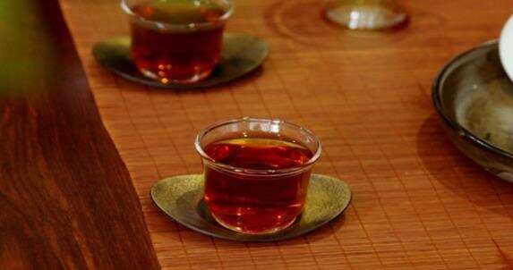 普洱生茶和熟茶的功效_普洱茶生茶好还是熟茶好？