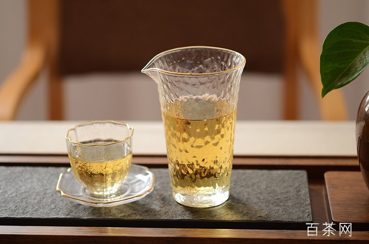 普洱白茶属于普洱茶还是白茶？