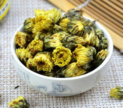 怎么鉴别菊花茶的品种 菊花茶的功效与作用