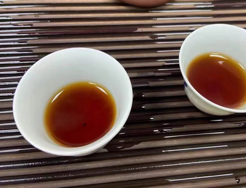 九十年代易武熟茶，易武正山野生茶中茶绿印，香甜滑口，