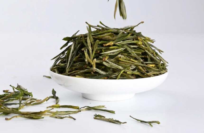 安徽又一款兰花形绿茶来交流，浙江龙井茶与安徽岳西翠兰对冲评测