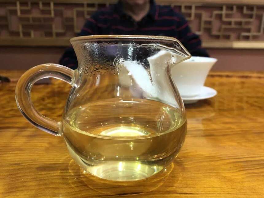 《老徐鉴茶》第556期：无任何信息的生茶品鉴报告（上海茶友寄）