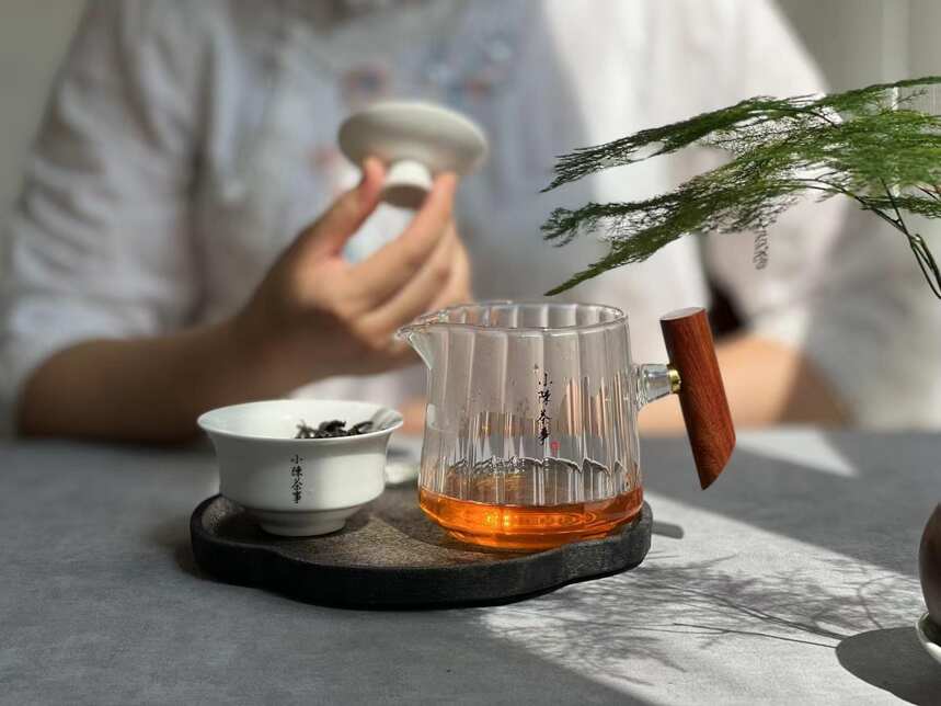 4个角度拨开白茶、红茶、普洱茶、岩茶的层层迷雾，对买茶很有用