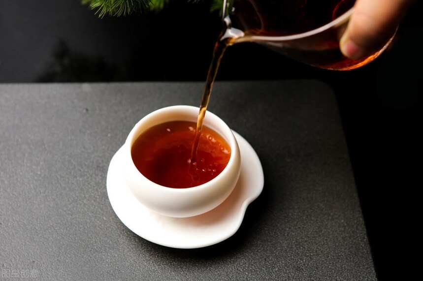 如何判断一款茶是否添加香精、色素？