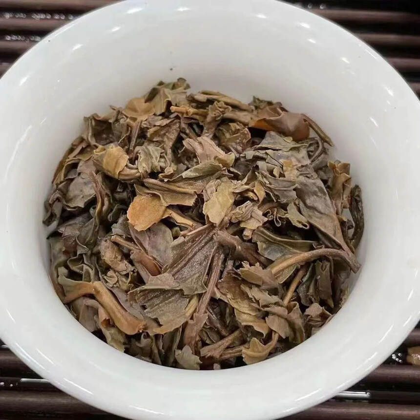 ??2011年土林大白菜坨茶，250克一个，入口糯滑