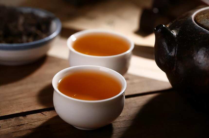 新手小白买茶叶别被忽悠，记住这3个挑茶诀窍，轻松买到优质好茶