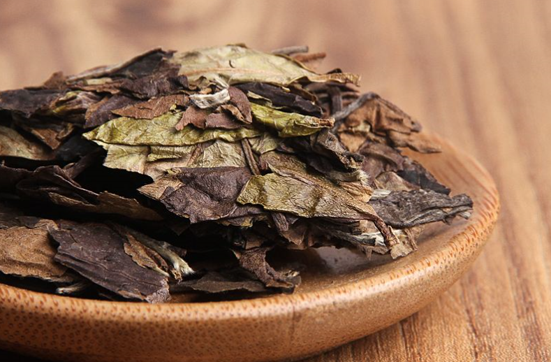 白茶丨老白茶怎么做旧？如何辨别做旧的老白茶？