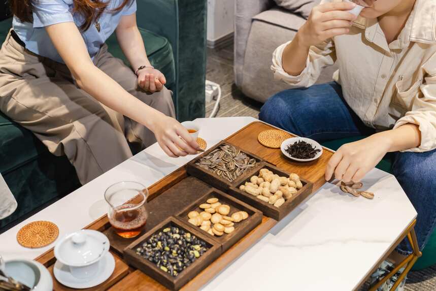 广东上班族喝茶必看，两款口粮茶好喝不贵，接待客户很上档次