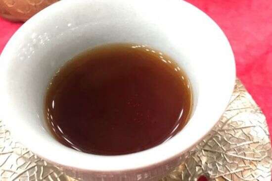 黑茶调理妇科病_女人喝黑茶好处太多了！