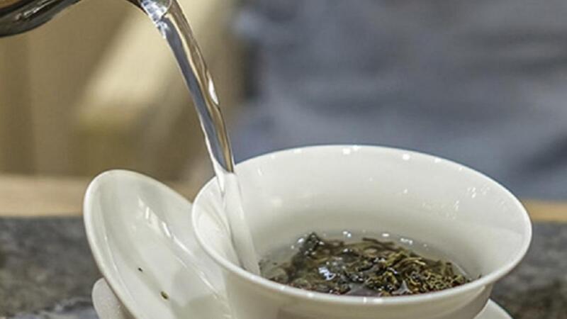 泡绿茶水温最好多少度