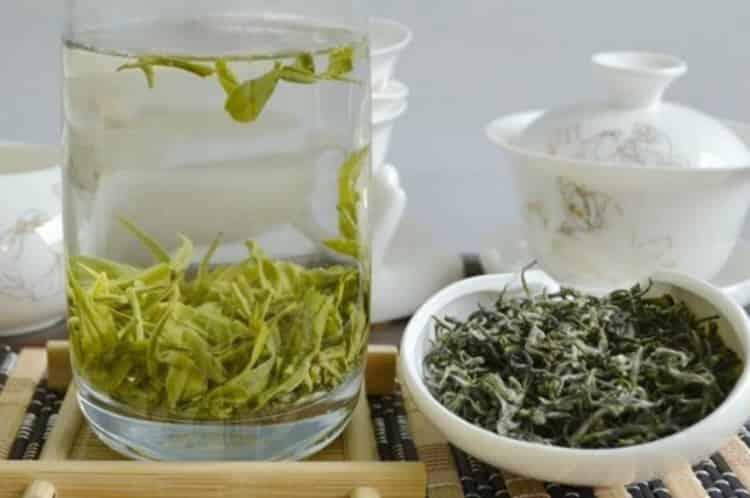 夏季喝什么养生茶对身体好_绿茶（能够有效清热降火）