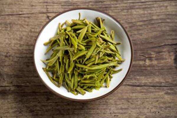 龙井茶是绿茶吗(龙井茶有什么功效）