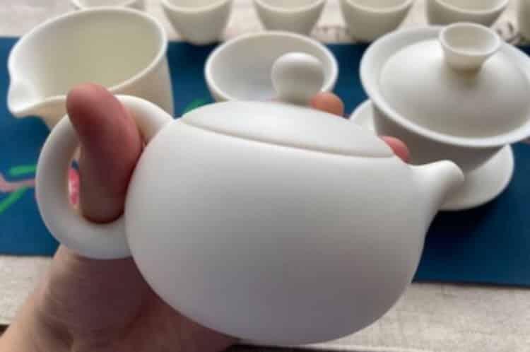 便宜的羊脂玉瓷茶具可以用吗_羊脂玉瓷茶具是否有毒?