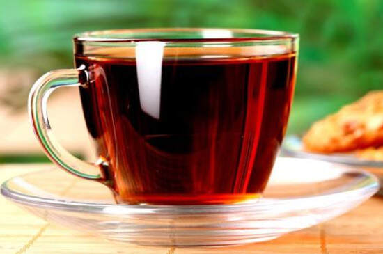 女生喝红茶好还是白茶好_红茶提神醒脑白茶美容养颜