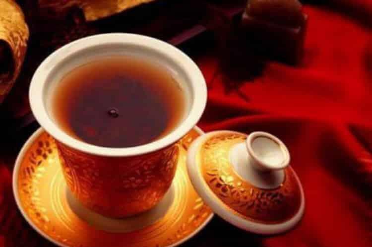 普洱茶生茶熟茶有什么功效 普洱生茶熟茶的功效对比
