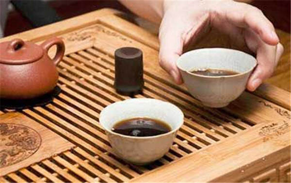 黑茶的主要保健成分和功效（黑茶是日常养生保健的佳品）