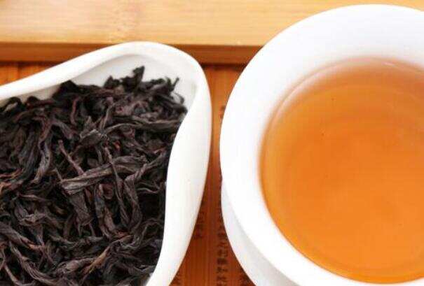 乌龙茶和红茶的区别_发酵程度味道都不同区别很明显