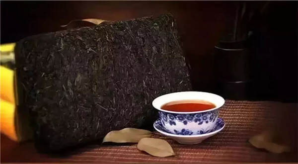 黑茶砖茶的产生（黑砖茶的原料及历史）