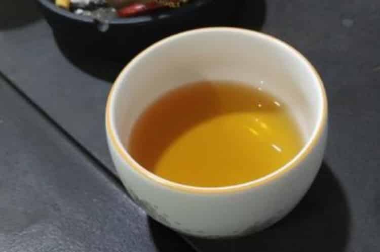 羊脂玉白瓷杯喝茶的好处_羊脂玉水杯的功效与作用