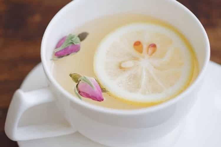 玫瑰花茶搭配什么能淡斑祛斑_柠檬/山楂/红枣/菊花