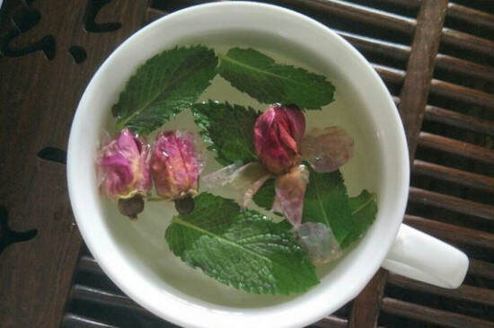 玫瑰花茶可以加蜂蜜吗