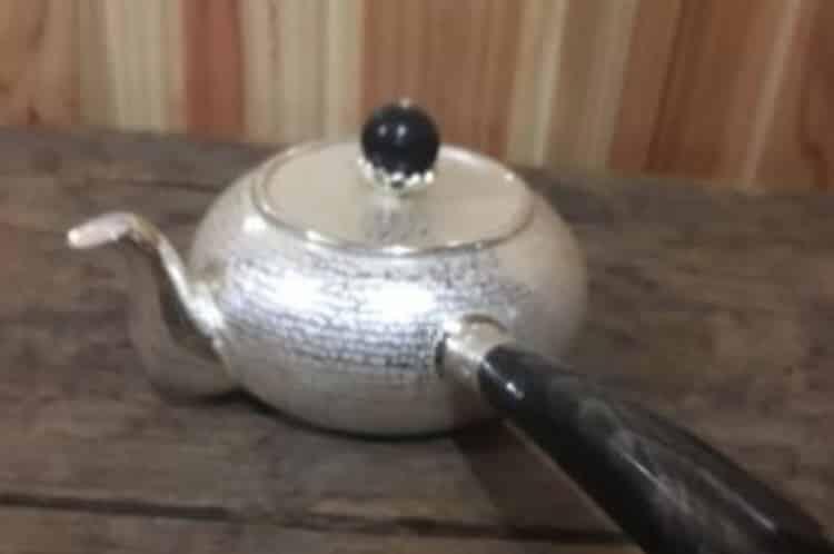 纯银茶壶泡茶什么功效_银壶的功效和作用