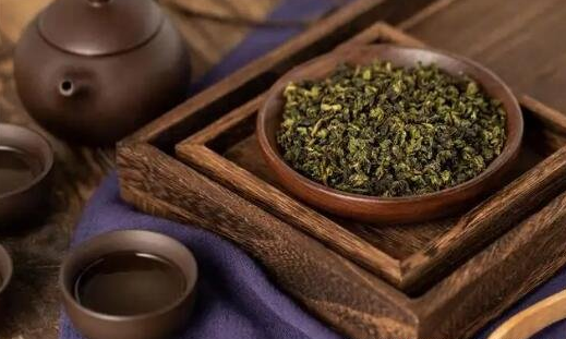 乌龙茶属于什么茶？青茶(因特殊的半发酵制作工序而得名)