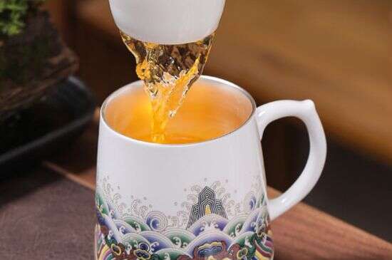 银杯子可以泡茶吗
