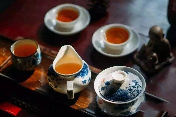 经常喝茶有什么好处或者坏处吗_喝茶对人体有什么好处和坏处