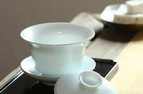 泡茶盖碗多大合适_标准泡茶盖碗有多大？