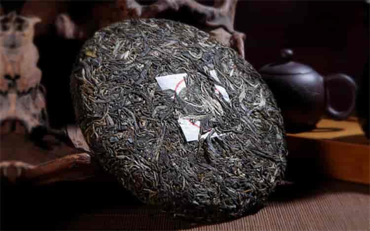 普遍长金花的主要是湖南的安化茯砖茶（黑茶金花难觅）