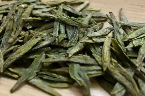 狮峰龙井是绿茶吗？狮峰龙井属于绿茶还是红茶