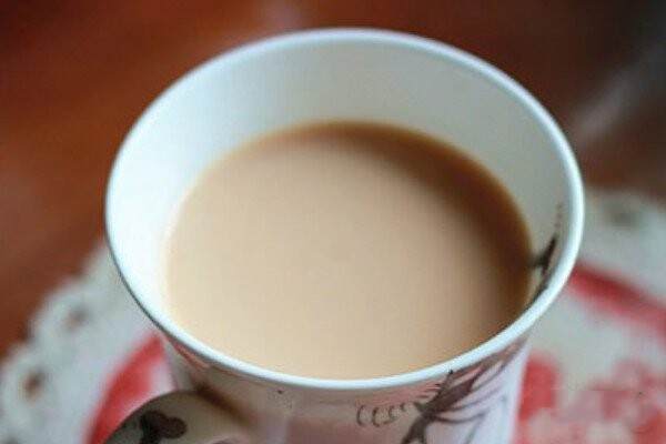 泡好的红茶可以直接加牛奶吗_泡好的红茶直接加牛奶会怎么样