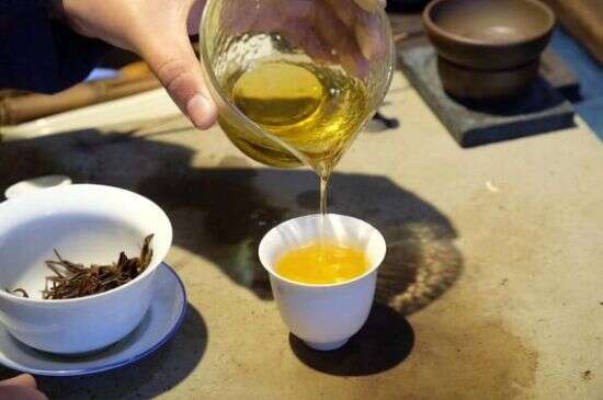 正常下一斤茶叶能喝多久_一个人一般一个月喝多少茶叶