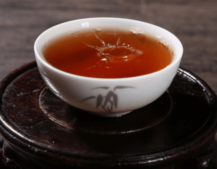 儿童喜欢喝红茶有副作用吗_小孩子可以喝红茶吗_有啥伤害