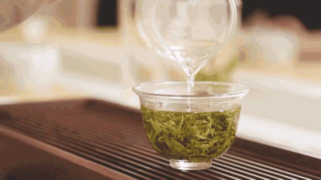 绿茶、红茶、乌龙茶、普洱茶泡起来到底有什么区别？