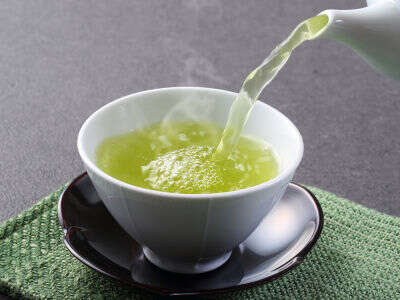 红茶和绿茶的区别_常喝红茶好还是绿茶好？