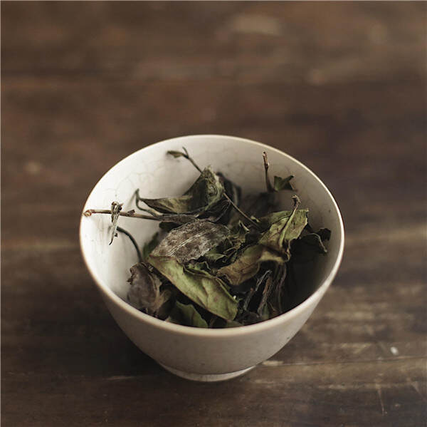 新白茶鲜香醇爽，适合立秋解燥。