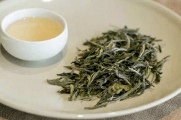 白茶是属于红茶还是属于绿白茶是发酵茶吗