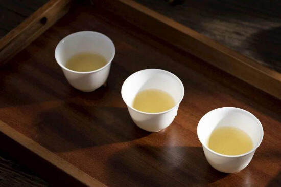白茶是属于红茶还是属于绿喝白茶的功效与作用