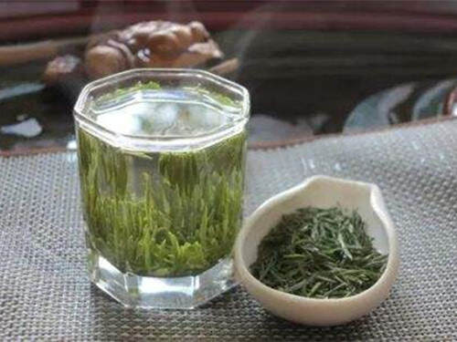 【茶功效】汉中绿茶的功效与作用 喝汉中绿茶的好处有哪些